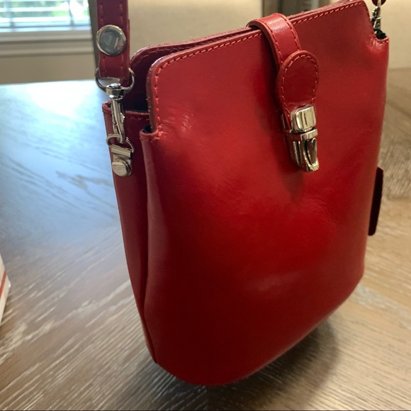 red Italian leather crossbody bag - Picture 4 of 14